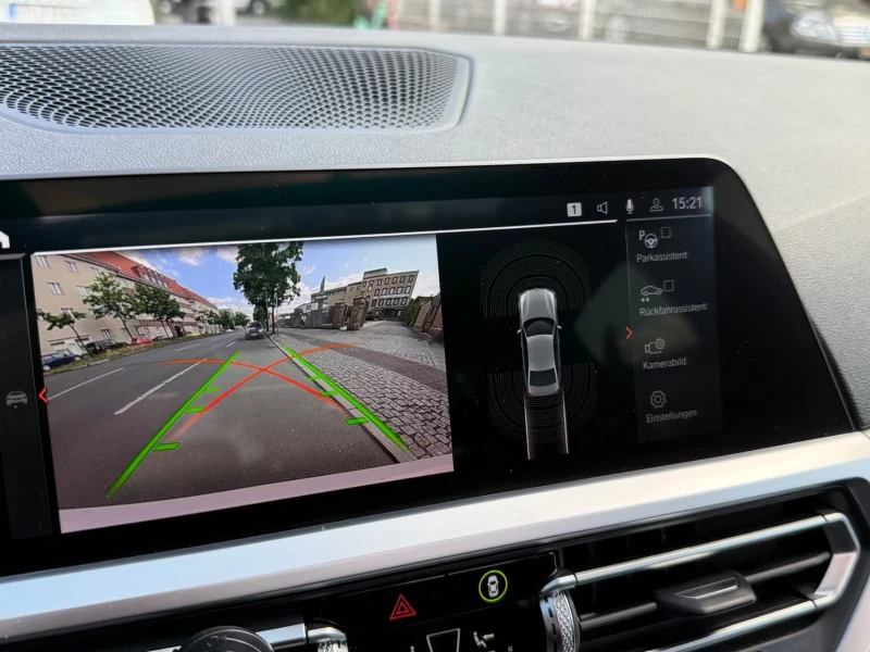 BMW 330 d/256HP/M-SPORT/LASER/HUD/CAM/KLESS/DIGI/H&K/572g, снимка 12 - Автомобили и джипове - 52367106