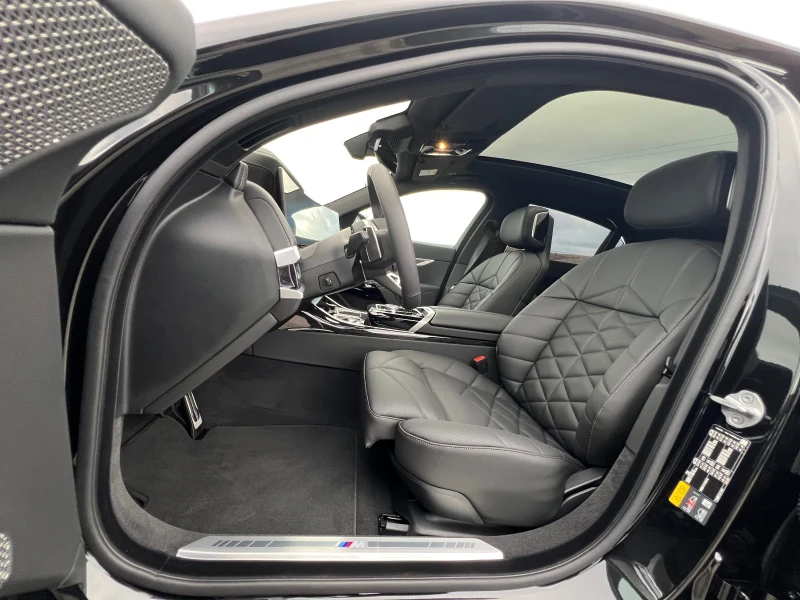 BMW i7 X-Drive 60, снимка 8 - Автомобили и джипове - 52480809