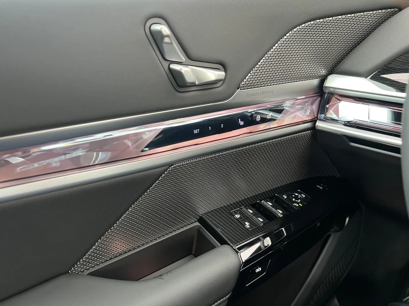BMW i7 X-Drive 60, снимка 13 - Автомобили и джипове - 52480809
