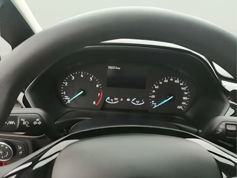 Ford Fiesta 1.1 Duratec, снимка 12 - Автомобили и джипове - 52683800
