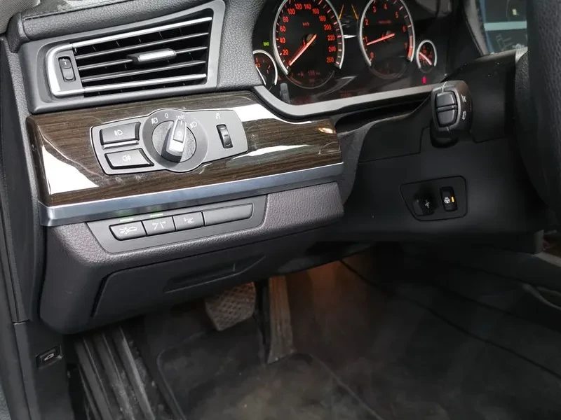 BMW 730, снимка 14 - Автомобили и джипове - 54600937