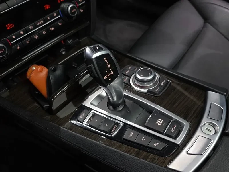 BMW 730, снимка 9 - Автомобили и джипове - 54600937