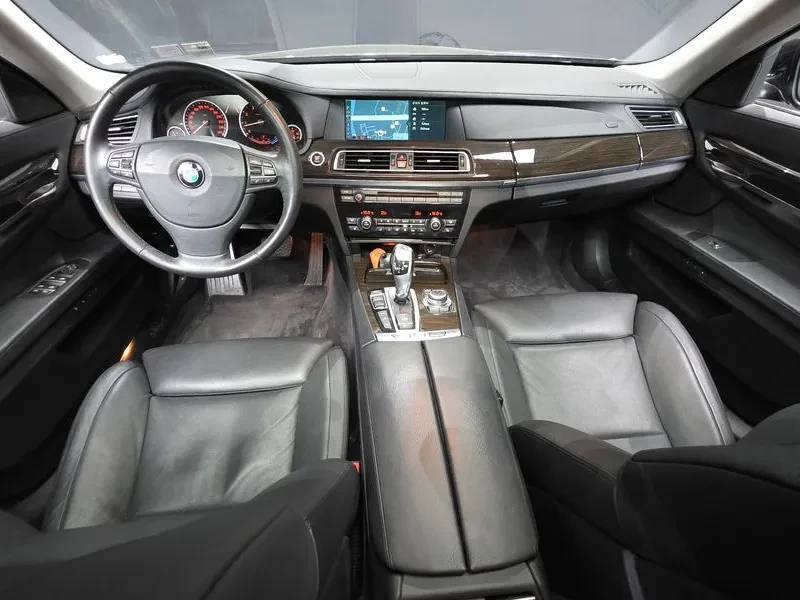 BMW 730, снимка 7 - Автомобили и джипове - 54600937