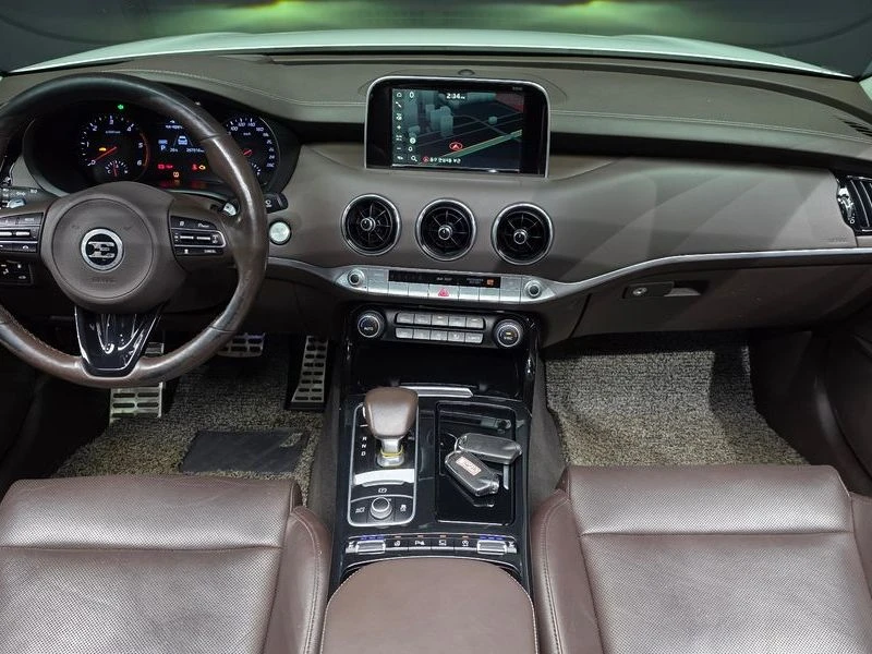 Kia Stinger 2.2 Diesel AWD| 200к.с.| ВКЛ.ТЕХНОТЕСТ, снимка 7 - Автомобили и джипове - 55261383