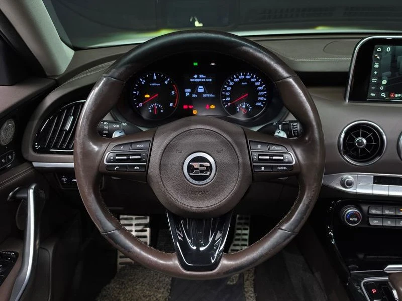 Kia Stinger 2.2 Diesel AWD| 200к.с.| ВКЛ.ТЕХНОТЕСТ, снимка 12 - Автомобили и джипове - 55261383