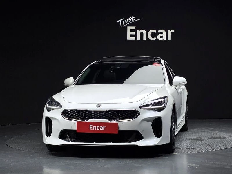 Kia Stinger 2.2 Diesel AWD| 200к.с.| ВКЛ.ТЕХНОТЕСТ, снимка 3 - Автомобили и джипове - 55261383