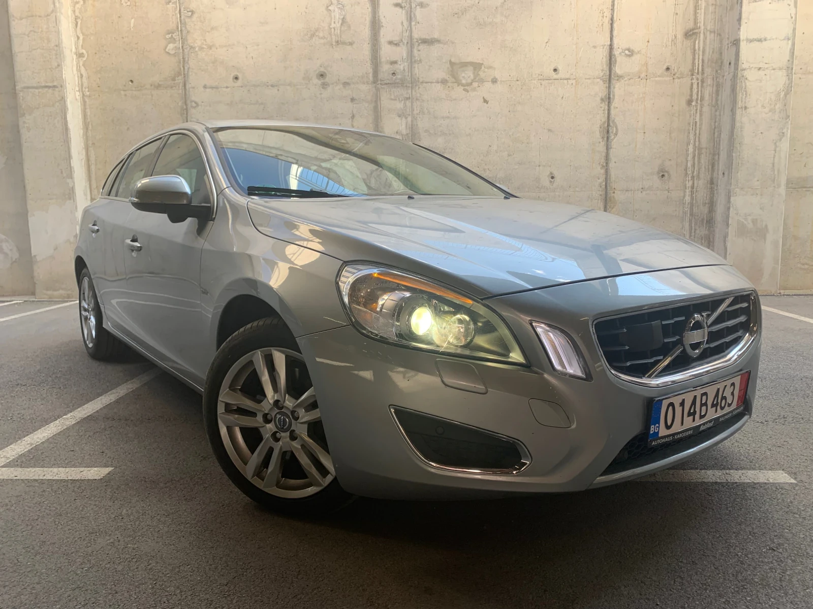 Volvo V60 2.4* D5* AWD* SUMMUM* ПЪЛНА СЕР.ИСТОРИЯ VOLVO, снимка 1