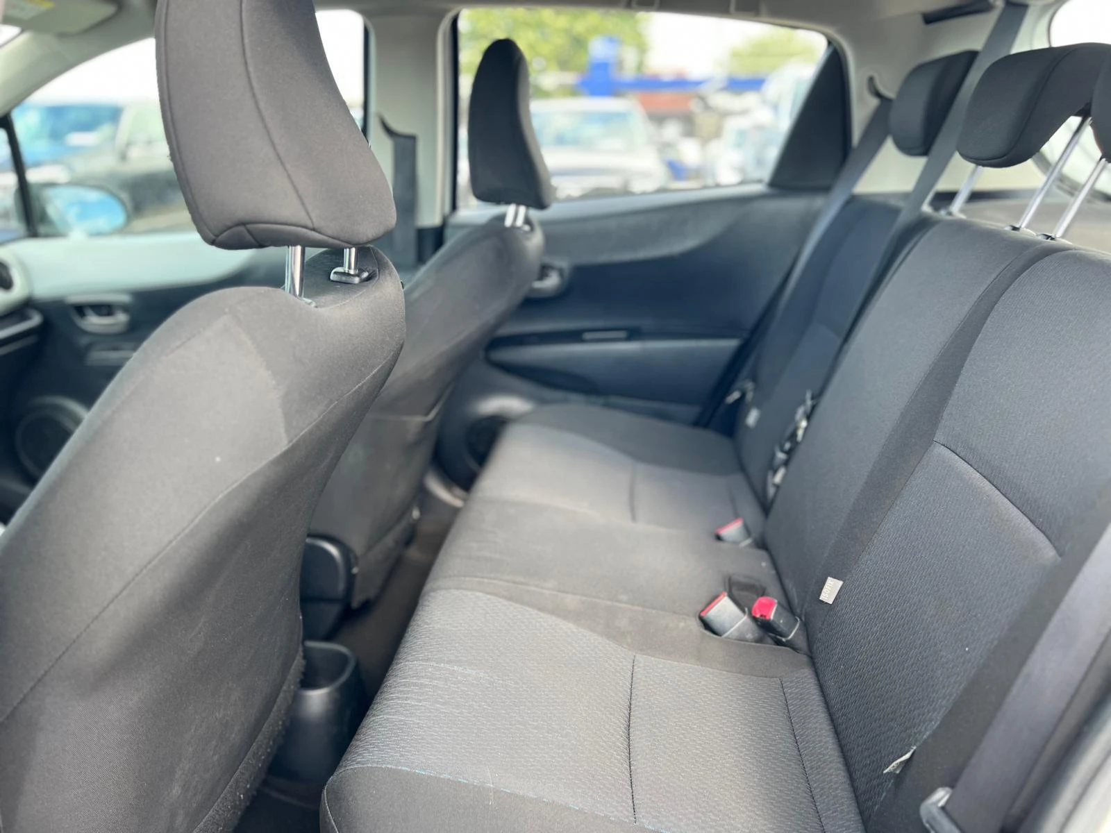 Toyota Yaris / 1.5 HYBRID / EURO 5 / TOP /  - изображение 10