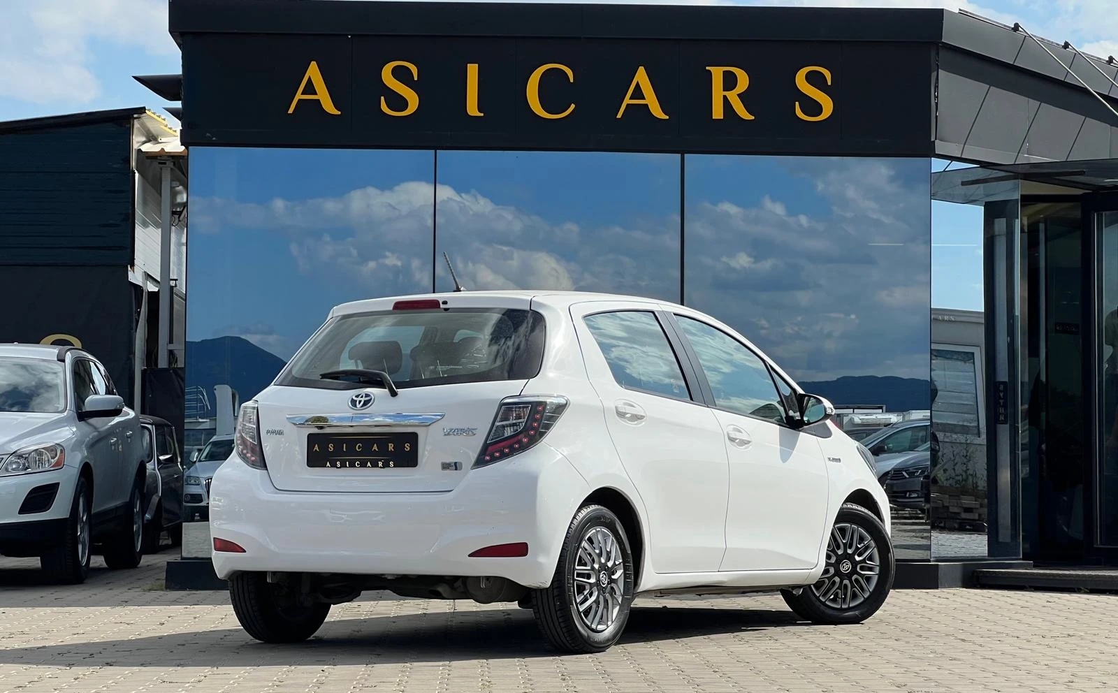 Toyota Yaris / 1.5 HYBRID / EURO 5 / TOP /  - изображение 5