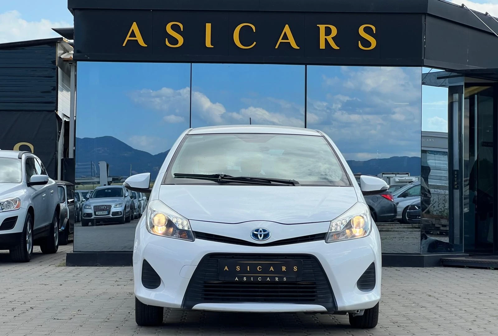 Toyota Yaris / 1.5 HYBRID / EURO 5 / TOP /  - изображение 8
