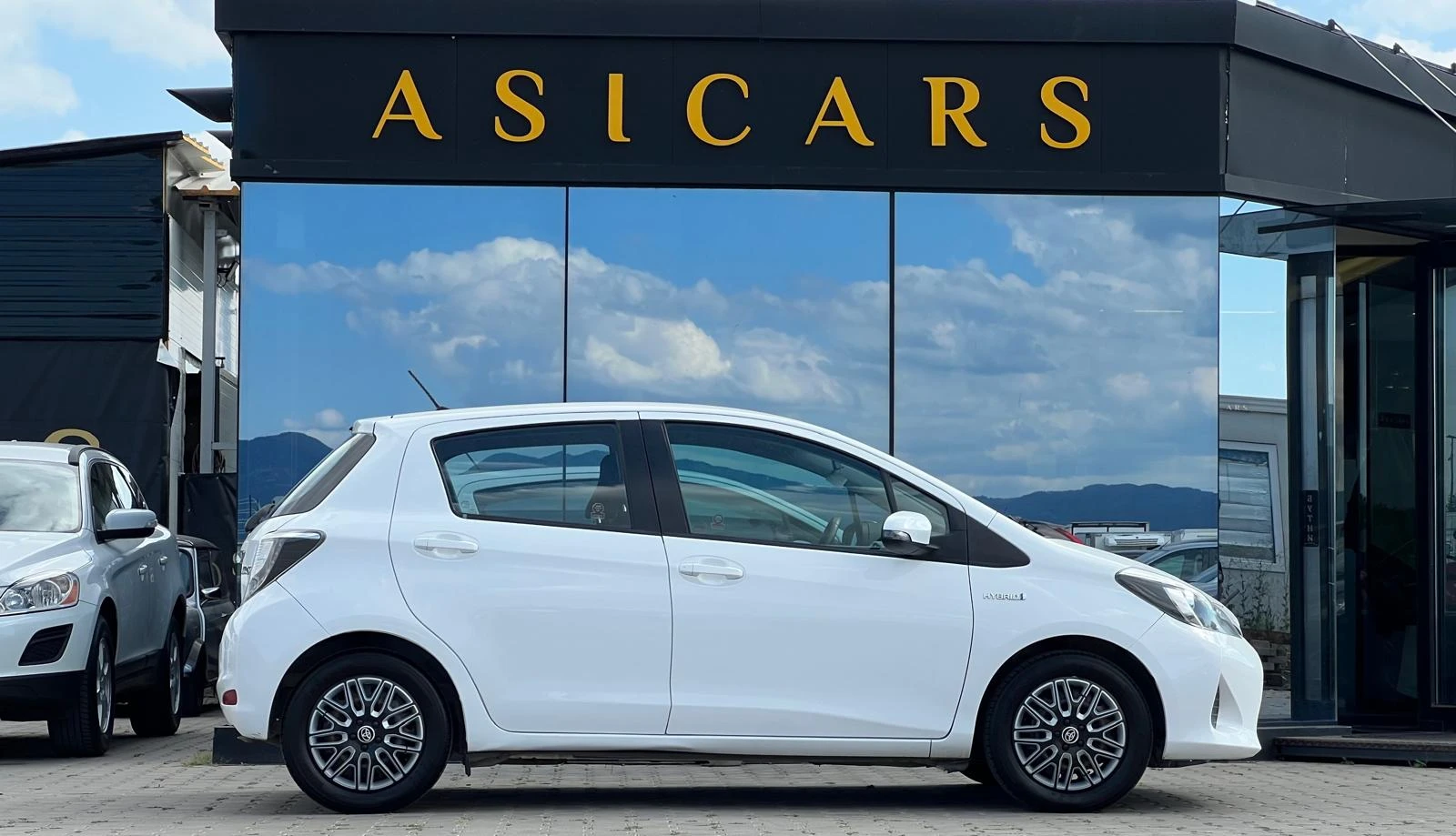 Toyota Yaris / 1.5 HYBRID / EURO 5 / TOP /  - изображение 6