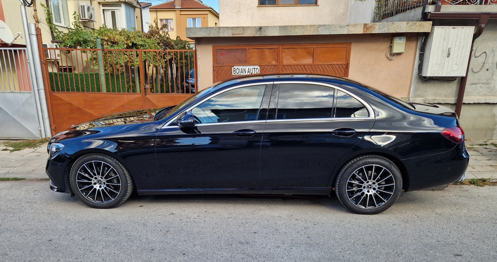 Mercedes-Benz E 220  - изображение 5