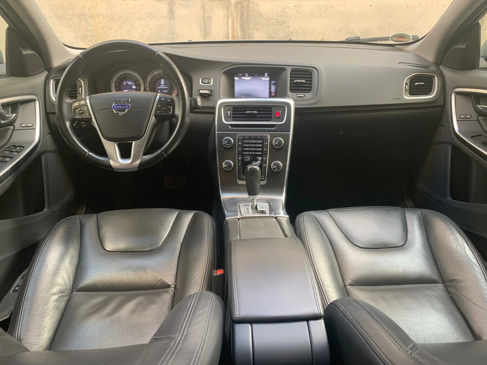 Volvo V60 2.4* D5* AWD* SUMMUM* ПЪЛНА СЕР.ИСТОРИЯ VOLVO - изображение 7