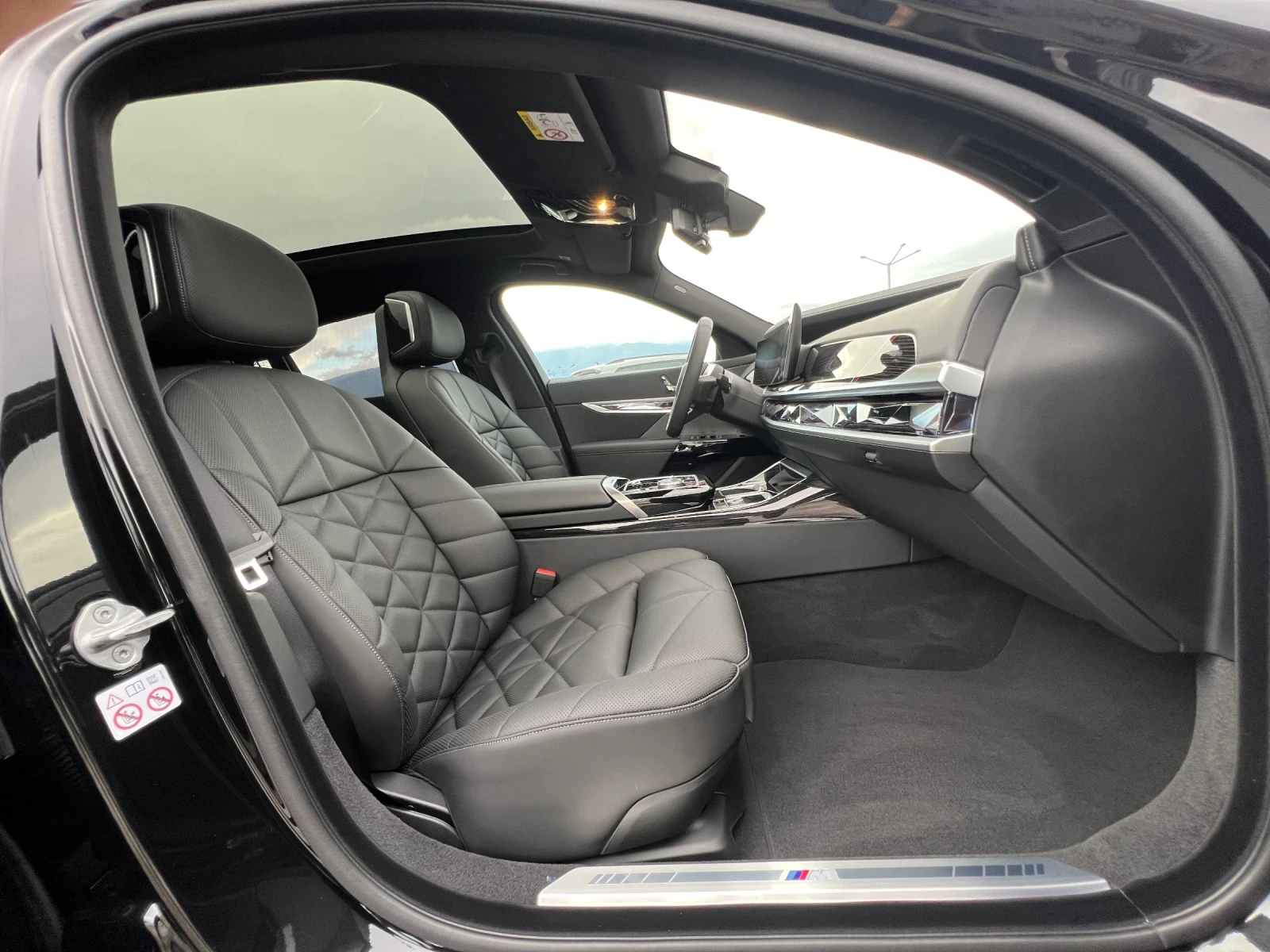 BMW i7 X-Drive 60 | Mobile.bg   16