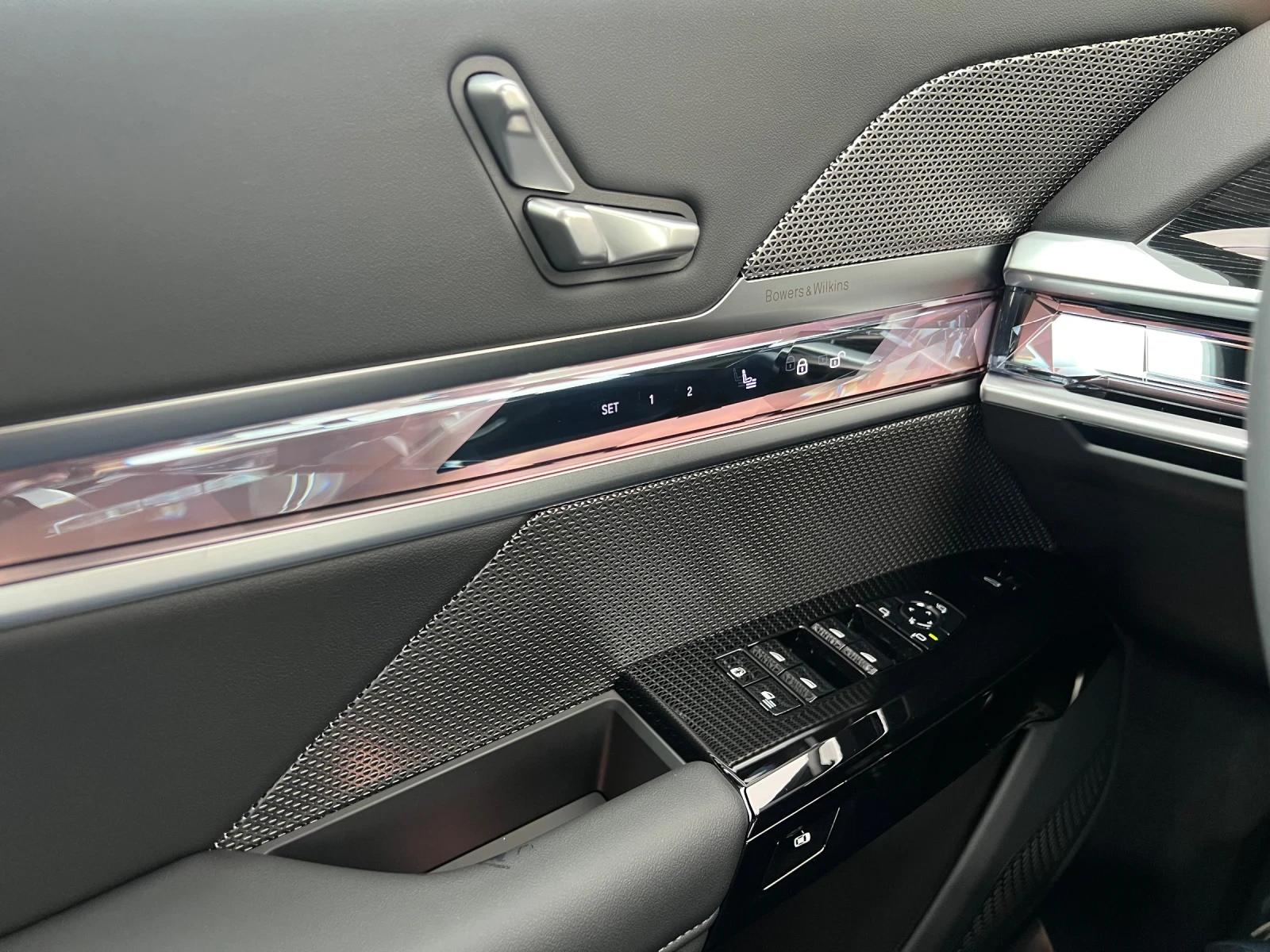 BMW i7 X-Drive 60 | Mobile.bg   13