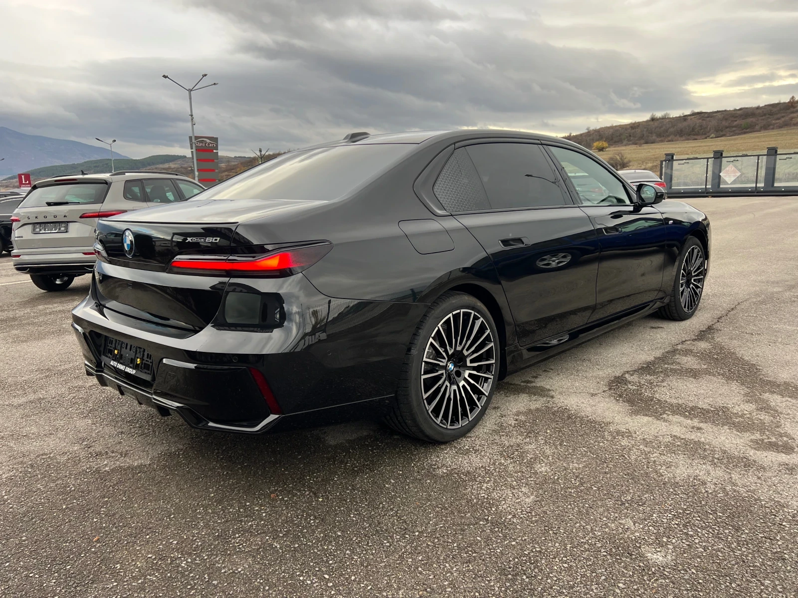 BMW i7 X-Drive 60 - изображение 4