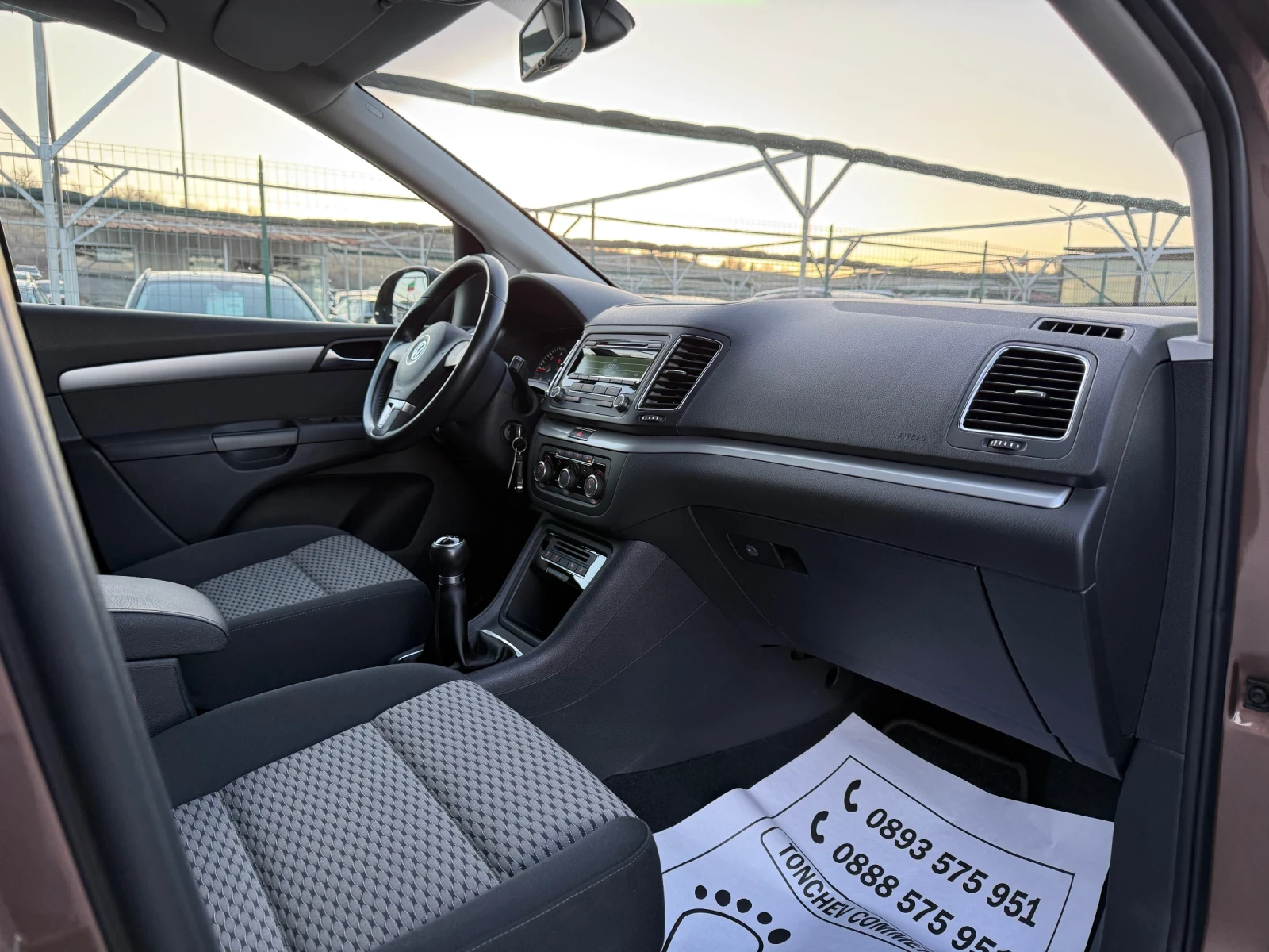 VW Sharan 2.0-TDI-4-MOTION-4x4-LED-XENON-BI XENON-ОБСЛУЖЕН, снимка 14 - Автомобили и джипове - 53837939