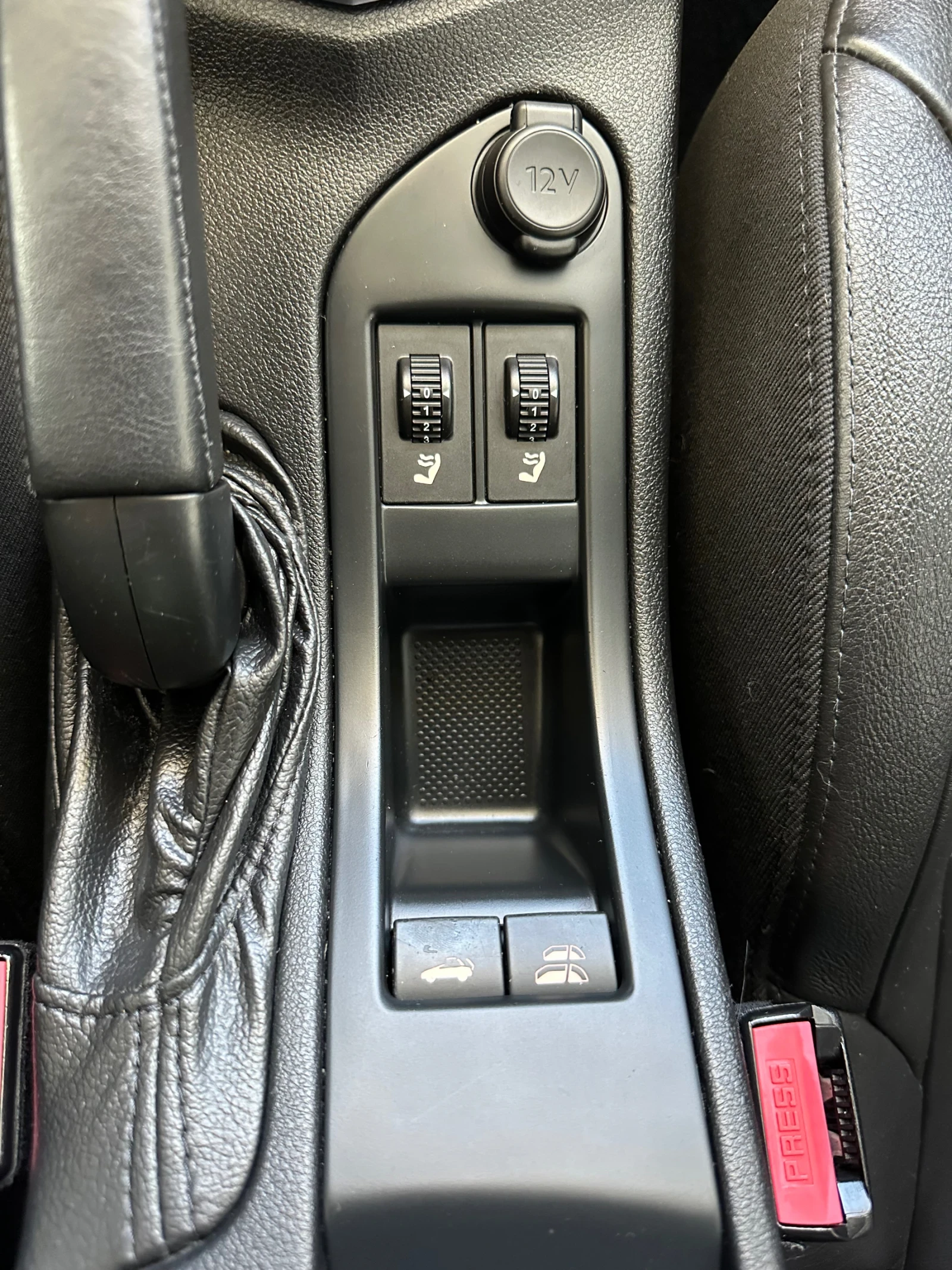 Peugeot 308 CC 1.6i Turbo, снимка 17 - Автомобили и джипове - 54447867