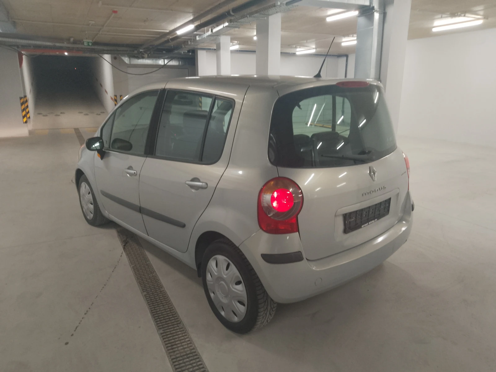 Renault Modus 1.6i Автомат , снимка 5 - Автомобили и джипове - 54605555