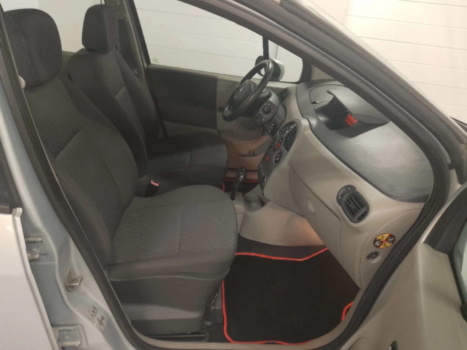 Renault Modus 1.6i Автомат , снимка 10 - Автомобили и джипове - 54605555