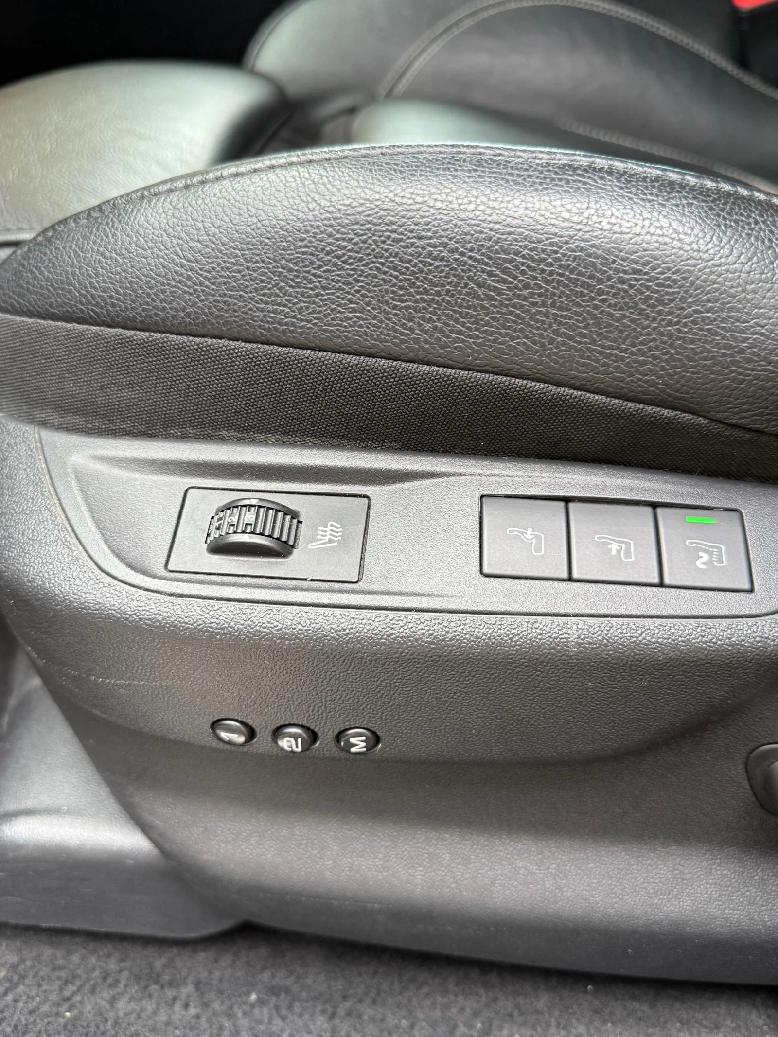 Citroen DS5 2.0 HDI HYBRYD 4* 4 АВТОМАТ, снимка 15 - Автомобили и джипове - 54646099