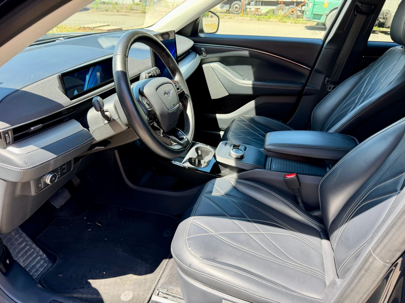 Ford Mustang Mach-E, снимка 8 - Автомобили и джипове - 54924427