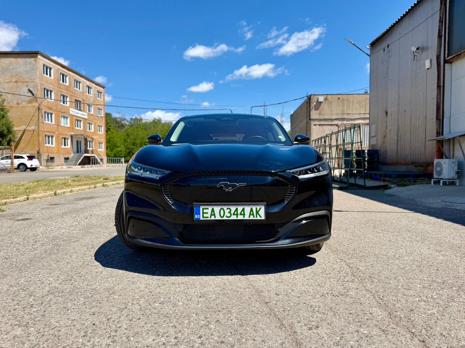 Ford Mustang Mach-E, снимка 2 - Автомобили и джипове - 54924427