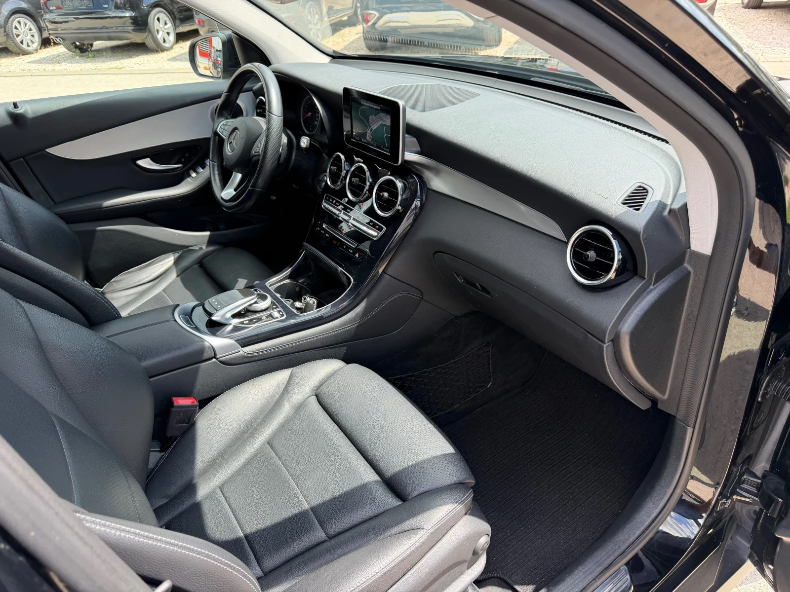 Mercedes-Benz GLC 250 2.0i 211к.с 9G 4MATIC , снимка 15 - Автомобили и джипове - 55394230