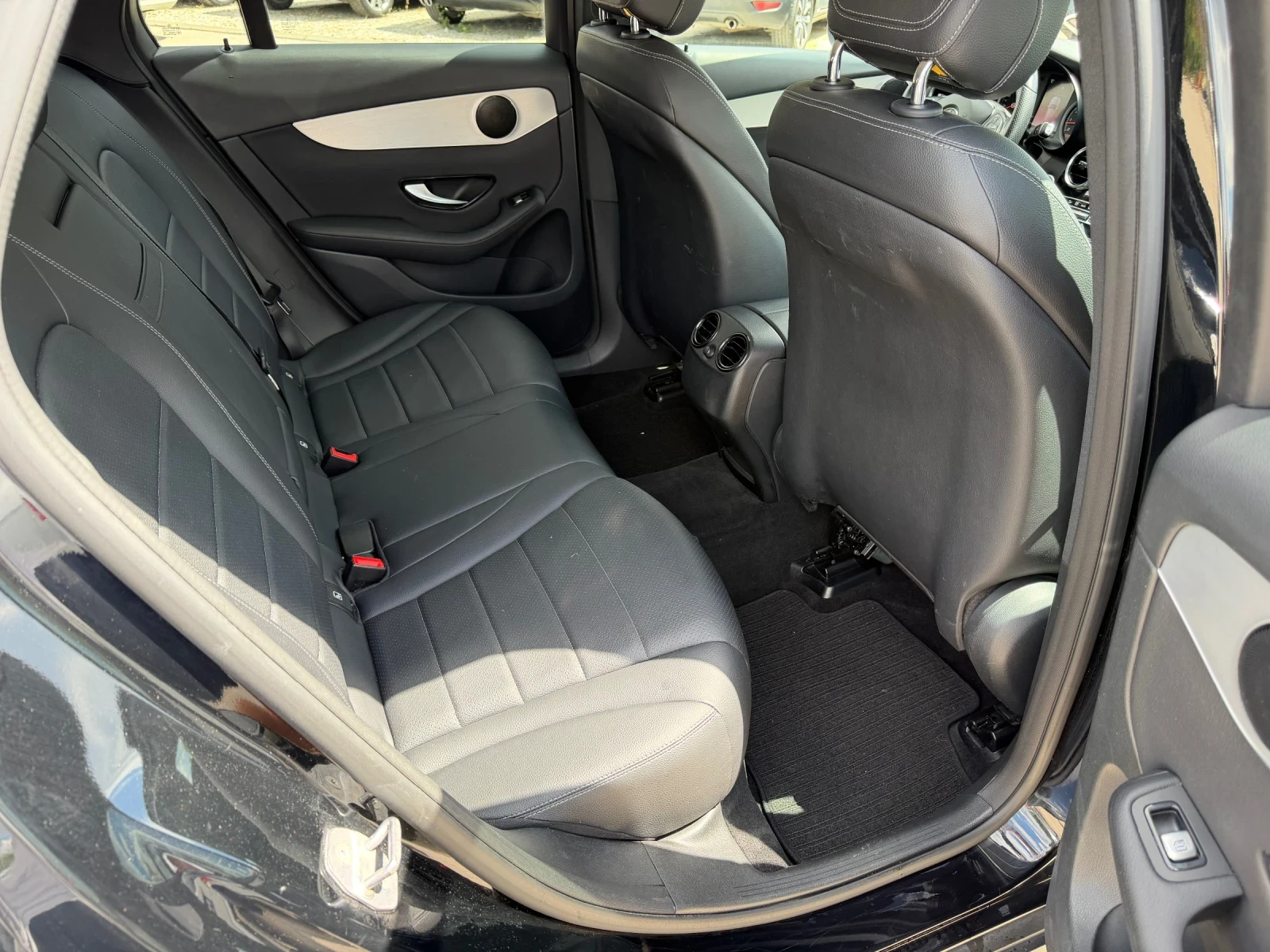 Mercedes-Benz GLC 250 2.0i 211к.с 9G 4MATIC , снимка 14 - Автомобили и джипове - 55394230