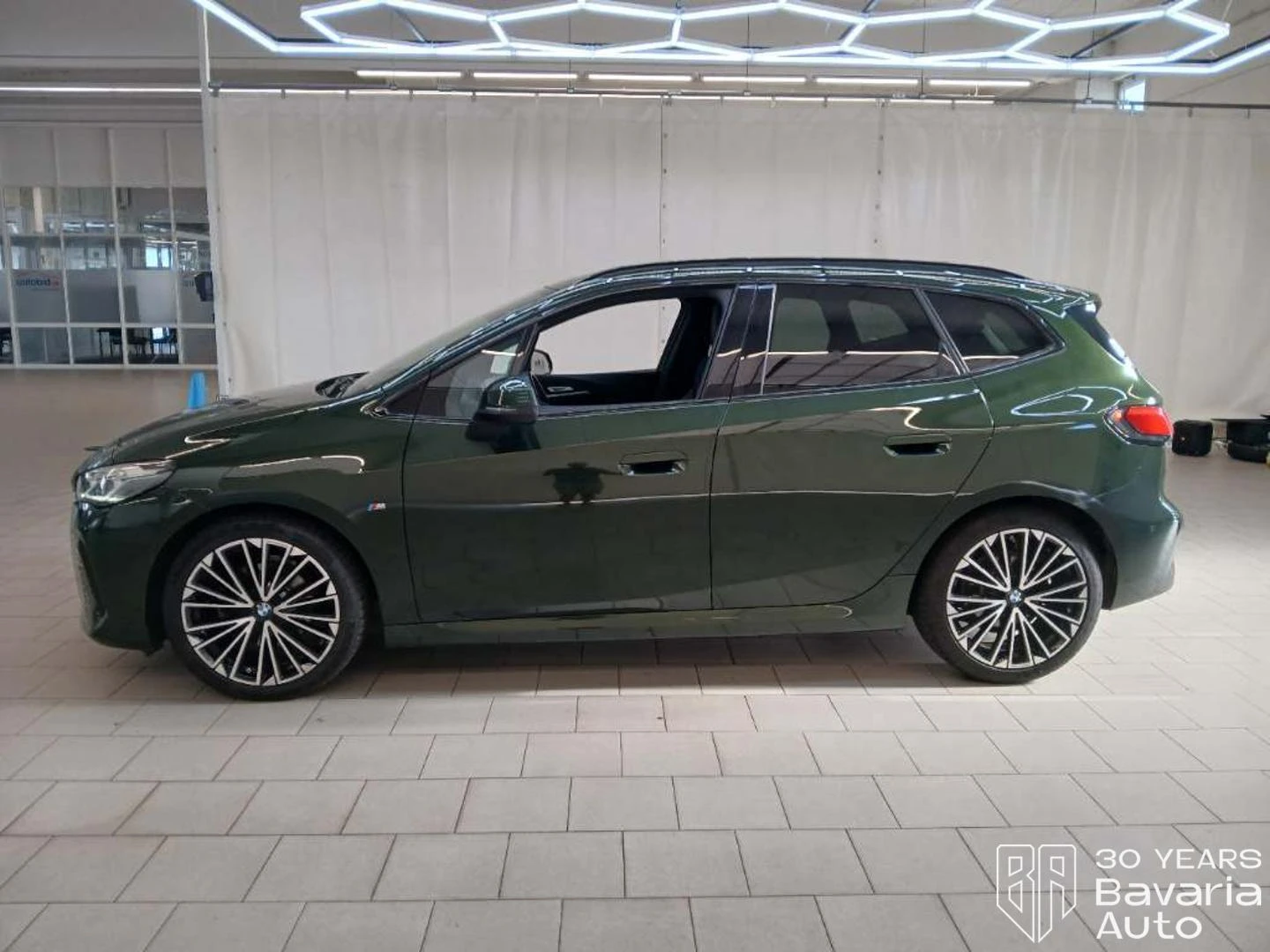 BMW 218 i Active Tourer M Sport Paket, снимка 2 - Автомобили и джипове - 55412395