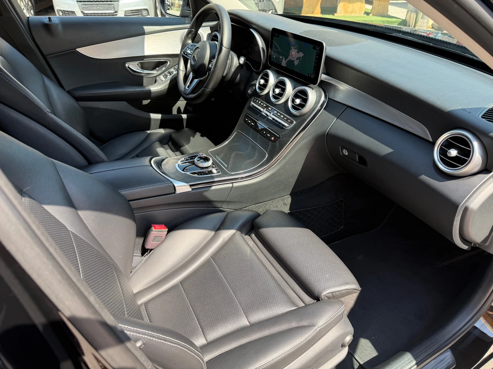 Mercedes-Benz C 200 d 9G-TRONIC SPORT PLUS AMG !100% РЕАЛНИ КИЛОМЕТРИ!, снимка 14 - Автомобили и джипове - 55555954