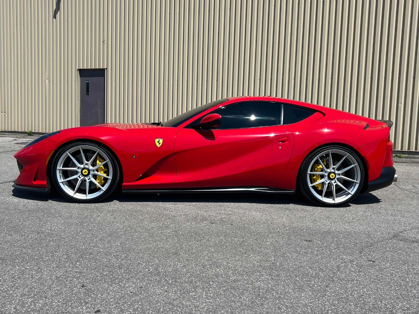 Ferrari 812 Superfast ЦЕНА ДО БЪЛГАРИЯ АВТОКРЕДИТ, снимка 3 - Автомобили и джипове - 55663473