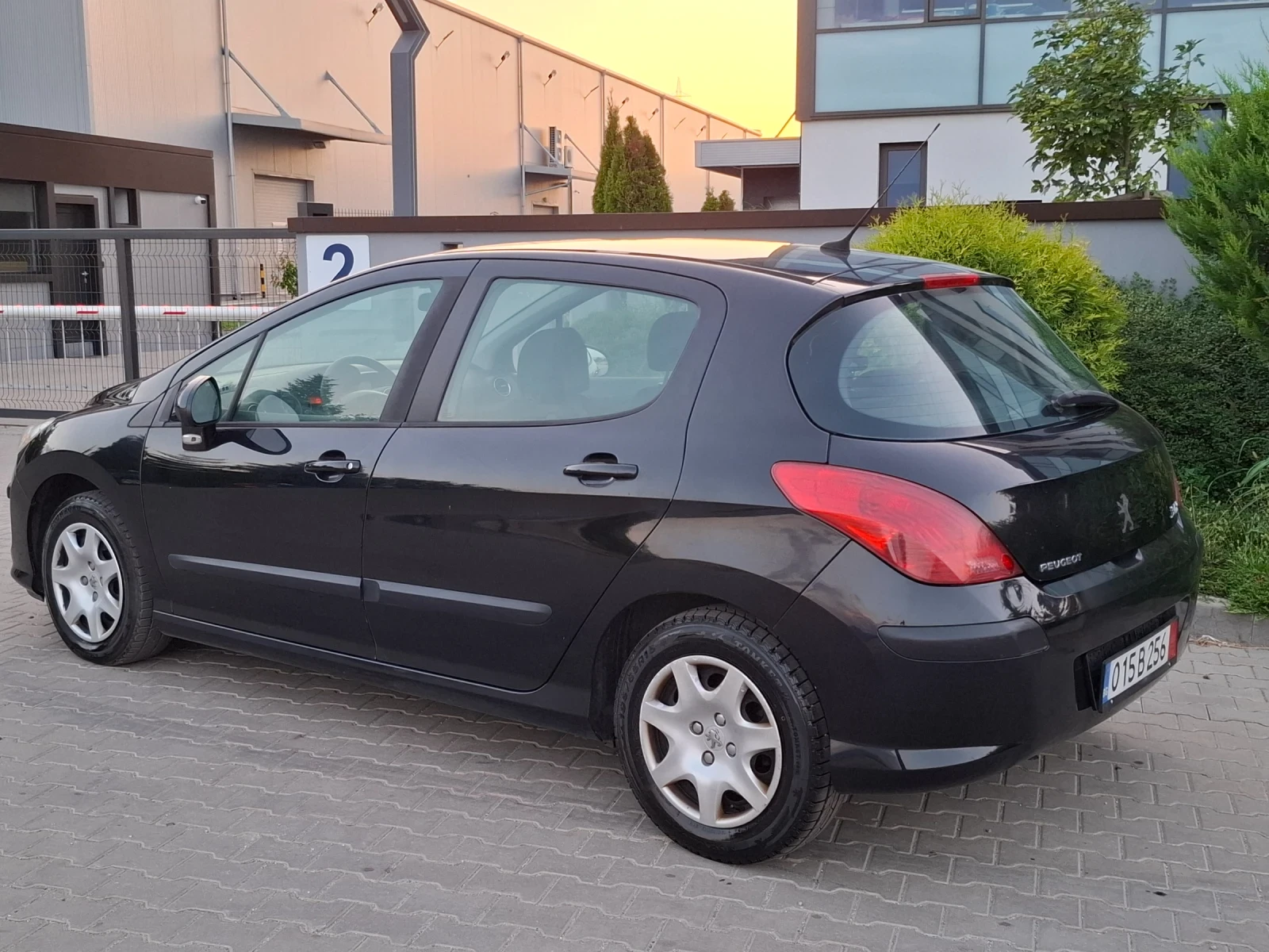 Peugeot 308 1.6i* (120кс)* FACELIFT* НОВ ВНОС* * , снимка 7 - Автомобили и джипове - 55667546