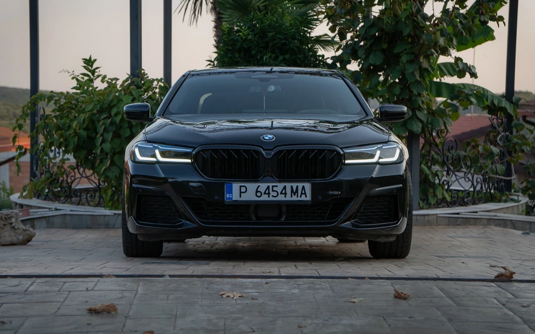 BMW 530 LASER XDRIVE MPACK, снимка 2 - Автомобили и джипове - 55979126