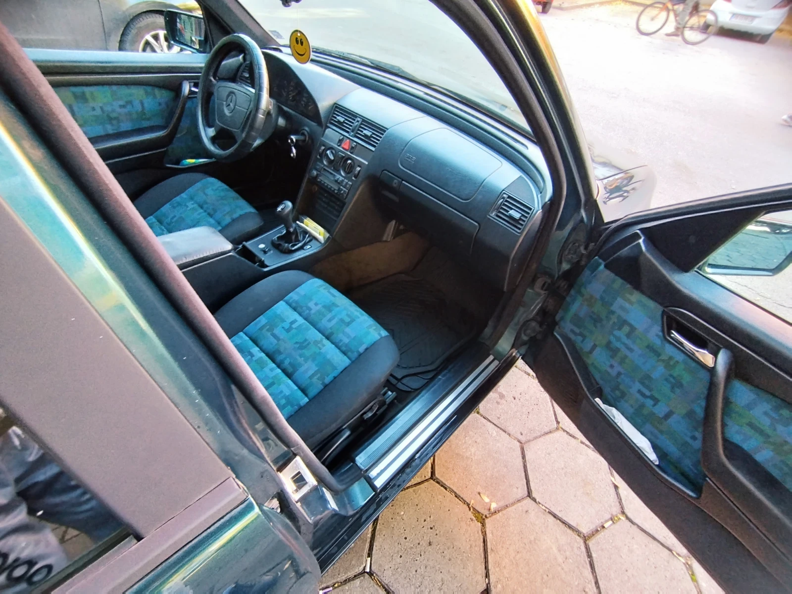 Mercedes-Benz C 180, снимка 7 - Автомобили и джипове - 56632760
