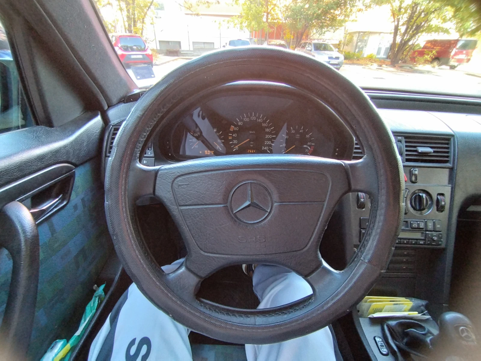Mercedes-Benz C 180, снимка 8 - Автомобили и джипове - 56632760
