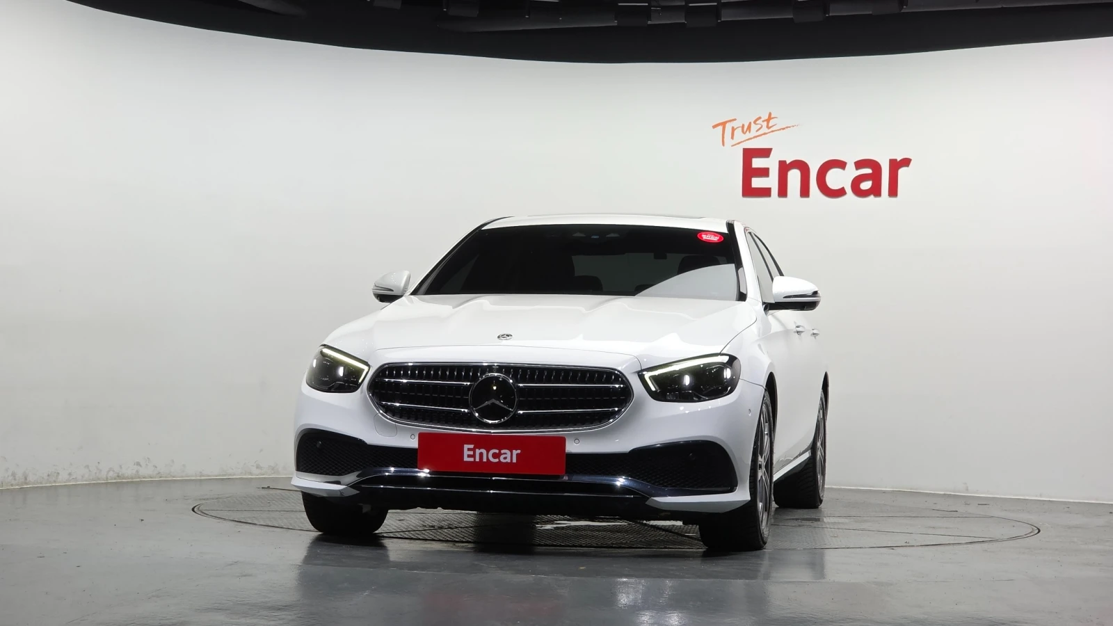 Mercedes-Benz E 350 4MATIC Avantgarde, снимка 3 - Автомобили и джипове - 56070599