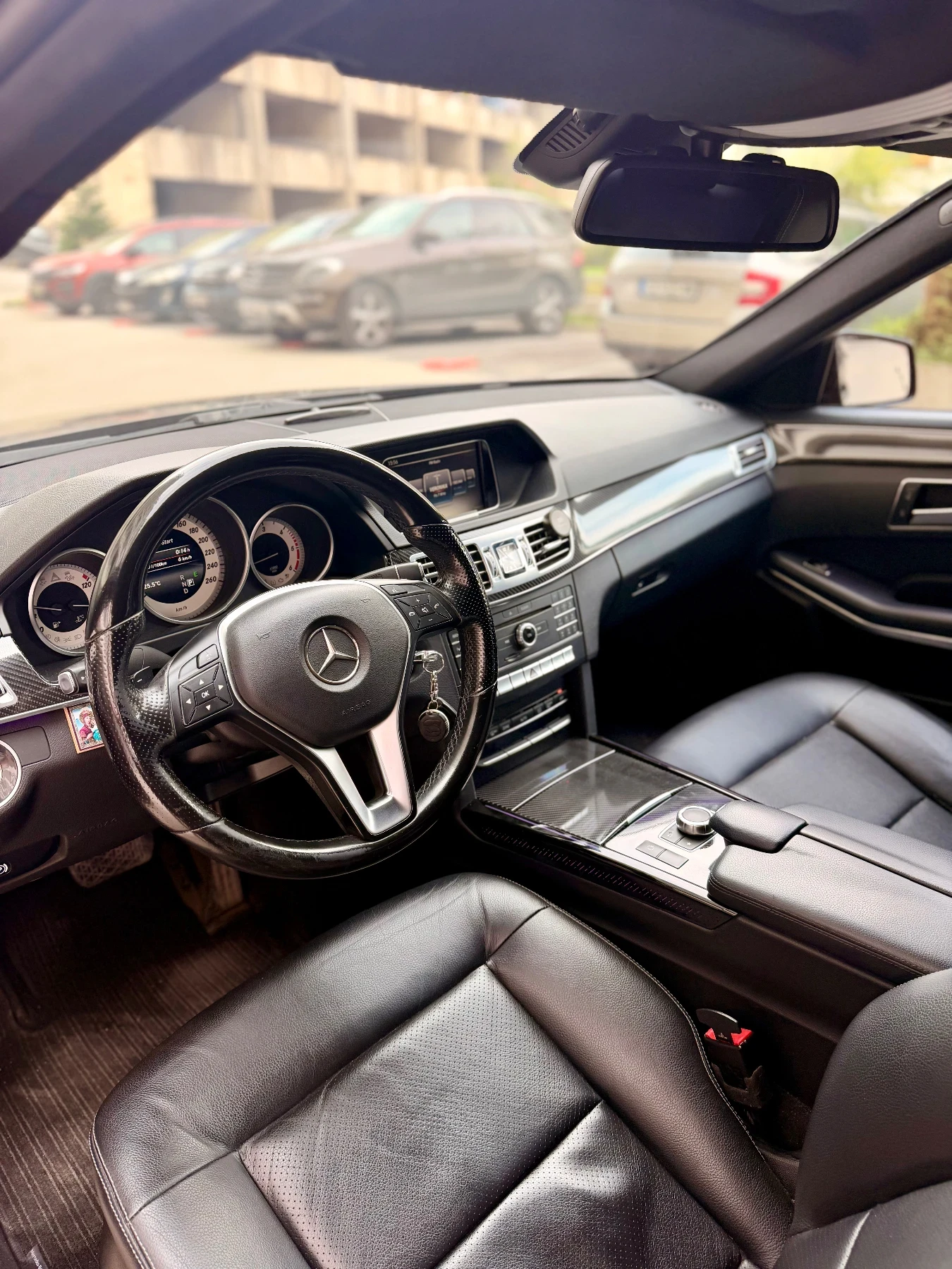 Mercedes-Benz E 220, снимка 5 - Автомобили и джипове - 56164969