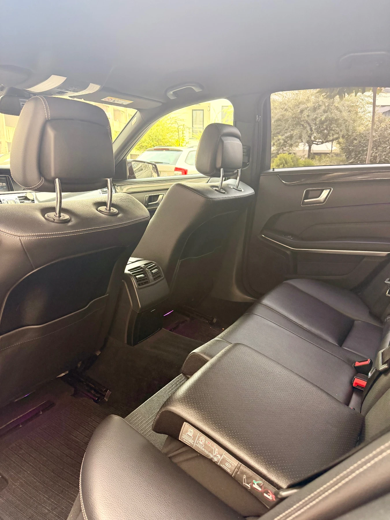 Mercedes-Benz E 220, снимка 8 - Автомобили и джипове - 56164969