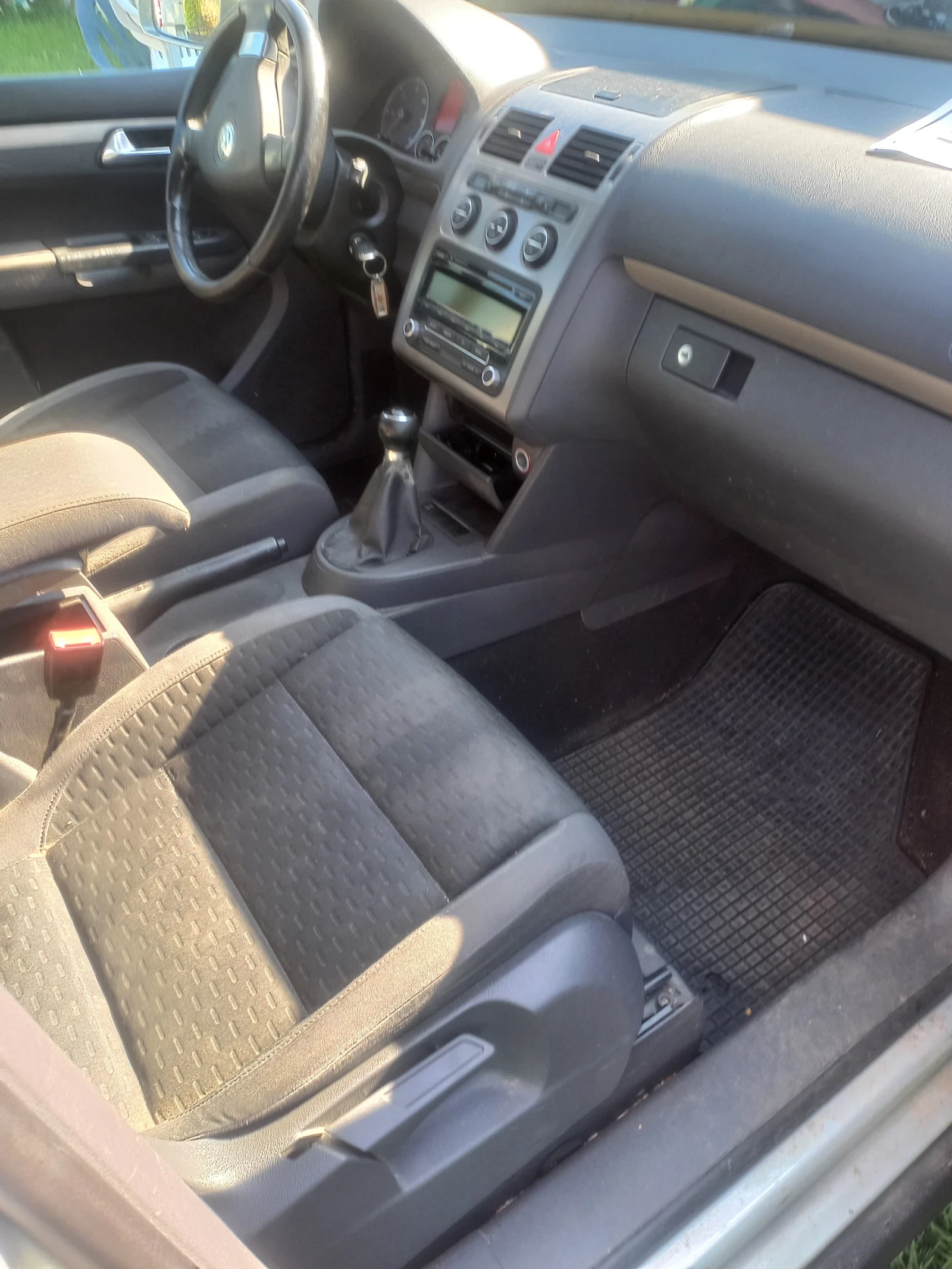VW Touran, снимка 3 - Автомобили и джипове - 56745927
