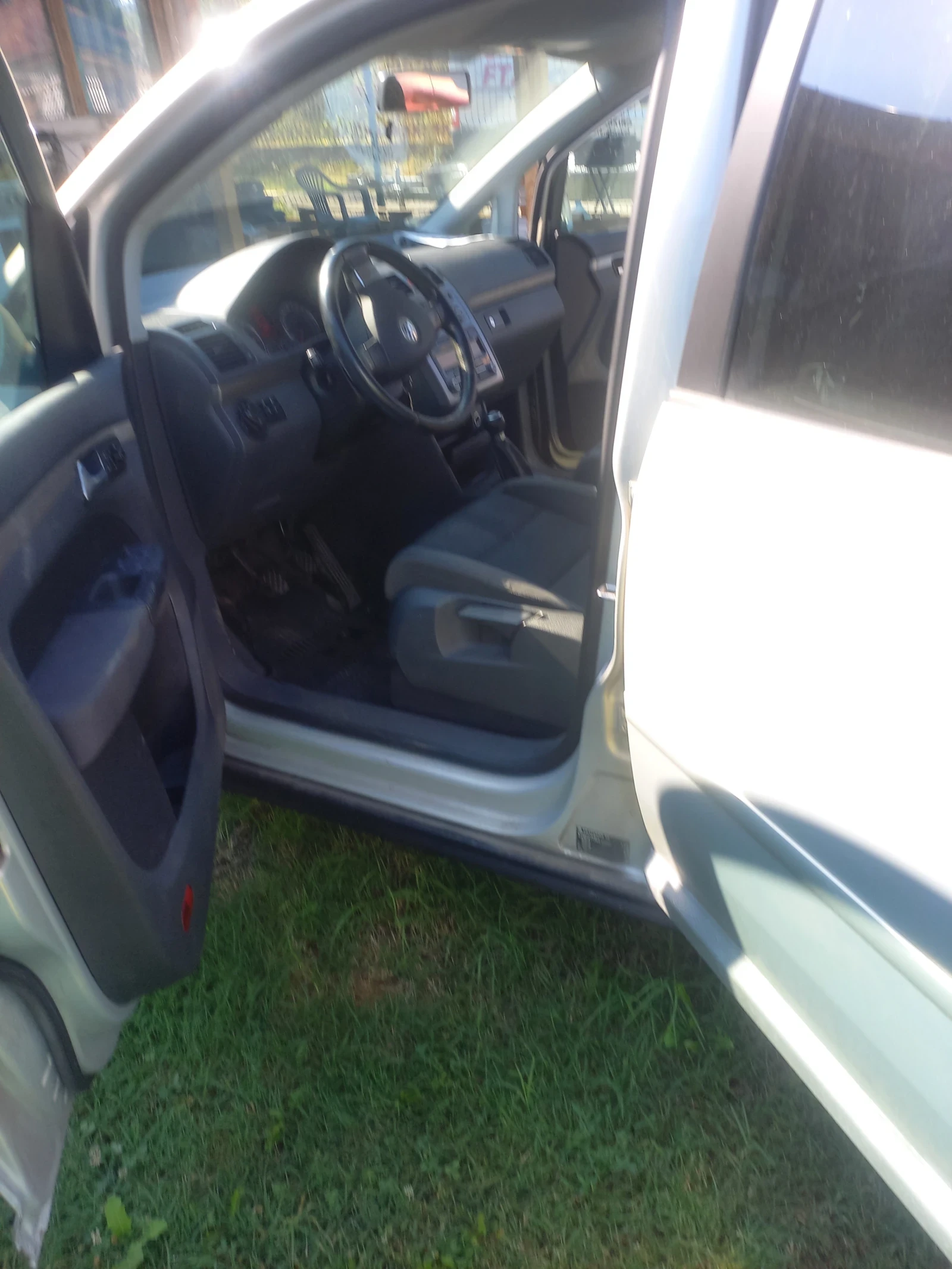 VW Touran, снимка 11 - Автомобили и джипове - 56745927