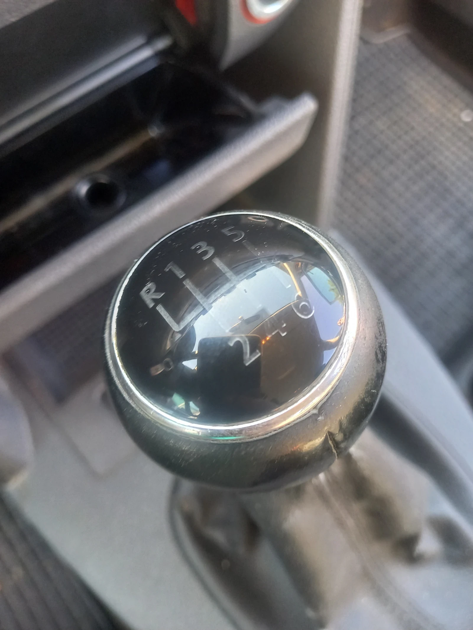 VW Touran, снимка 9 - Автомобили и джипове - 56745927