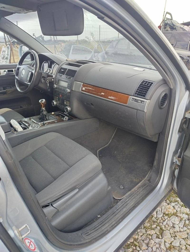 VW Touareg, снимка 2 - Автомобили и джипове - 47177061