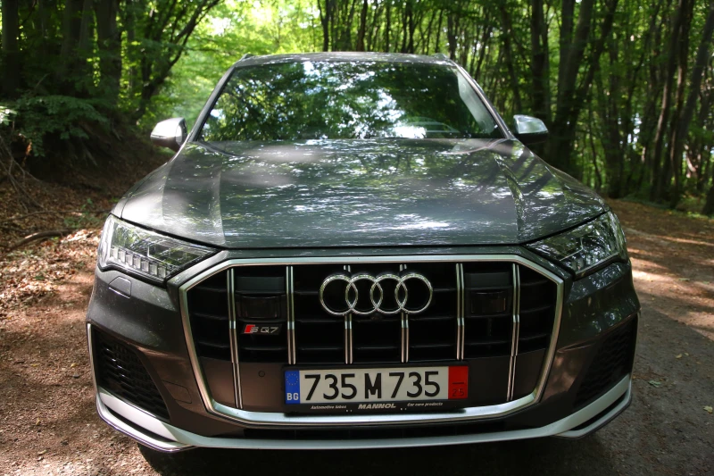 Audi SQ7 Prestige, снимка 3 - Автомобили и джипове - 51380567