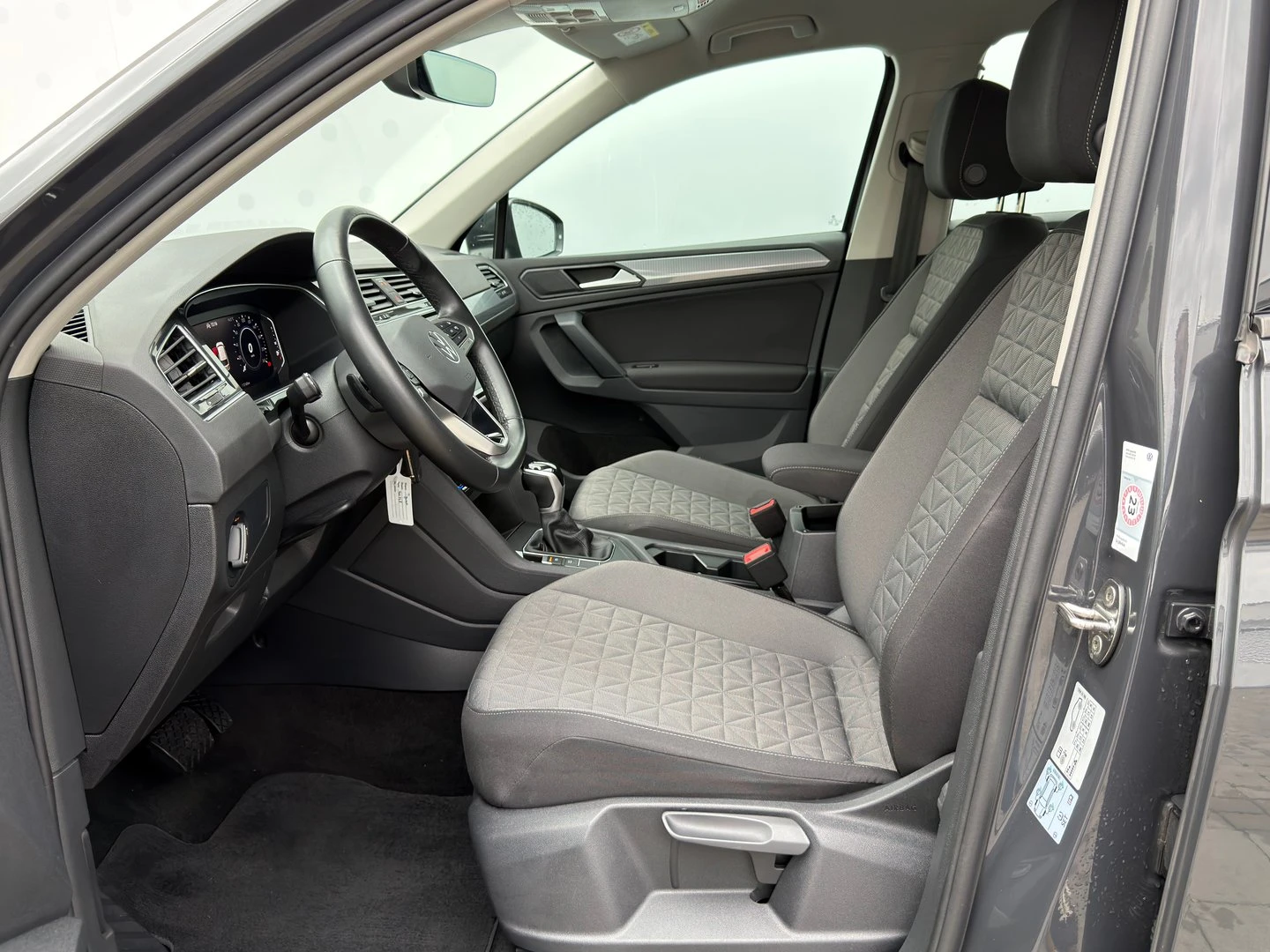 VW Tiguan Elegance 1.4 eHybrid OPF DSG - изображение 6