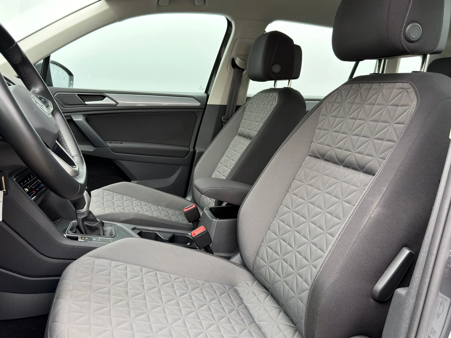 VW Tiguan Elegance 1.4 eHybrid OPF DSG - изображение 7