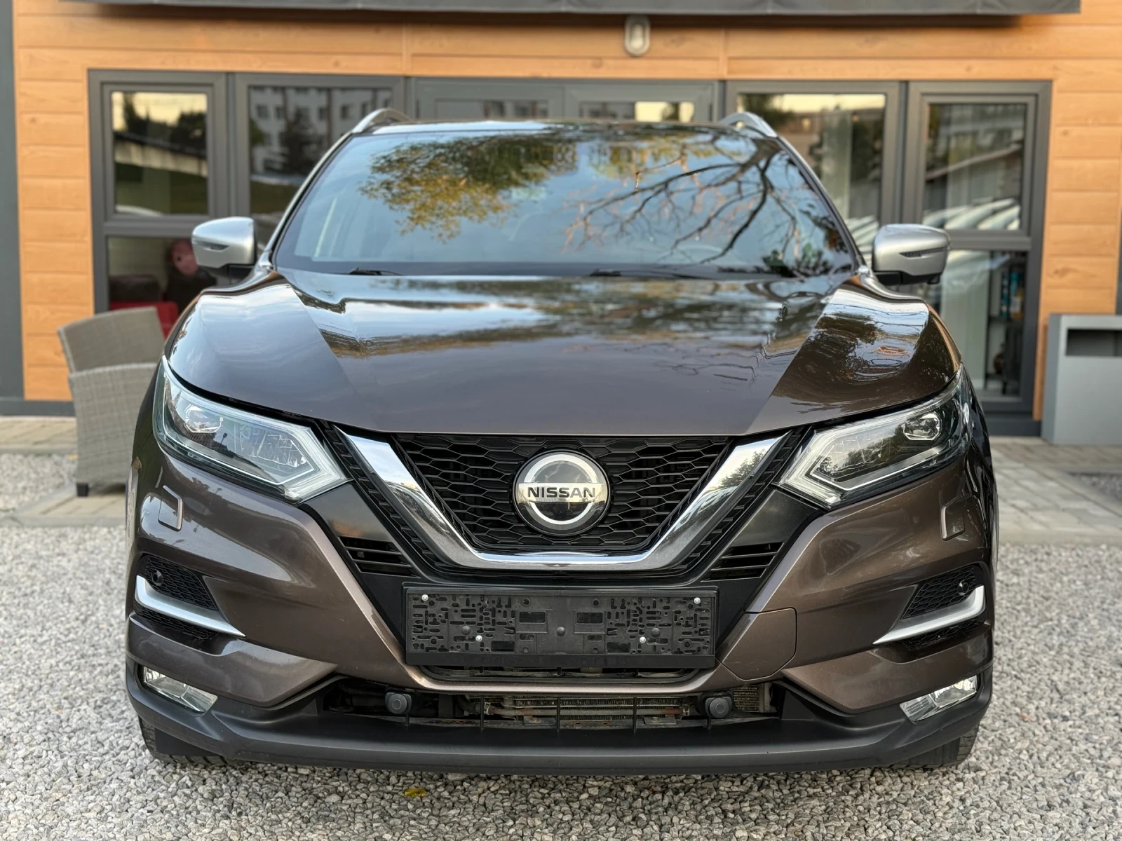 Nissan Qashqai 1.2i/Automatic/Tekna+ /Face/360 Камера/, снимка 2 - Автомобили и джипове - 53048062