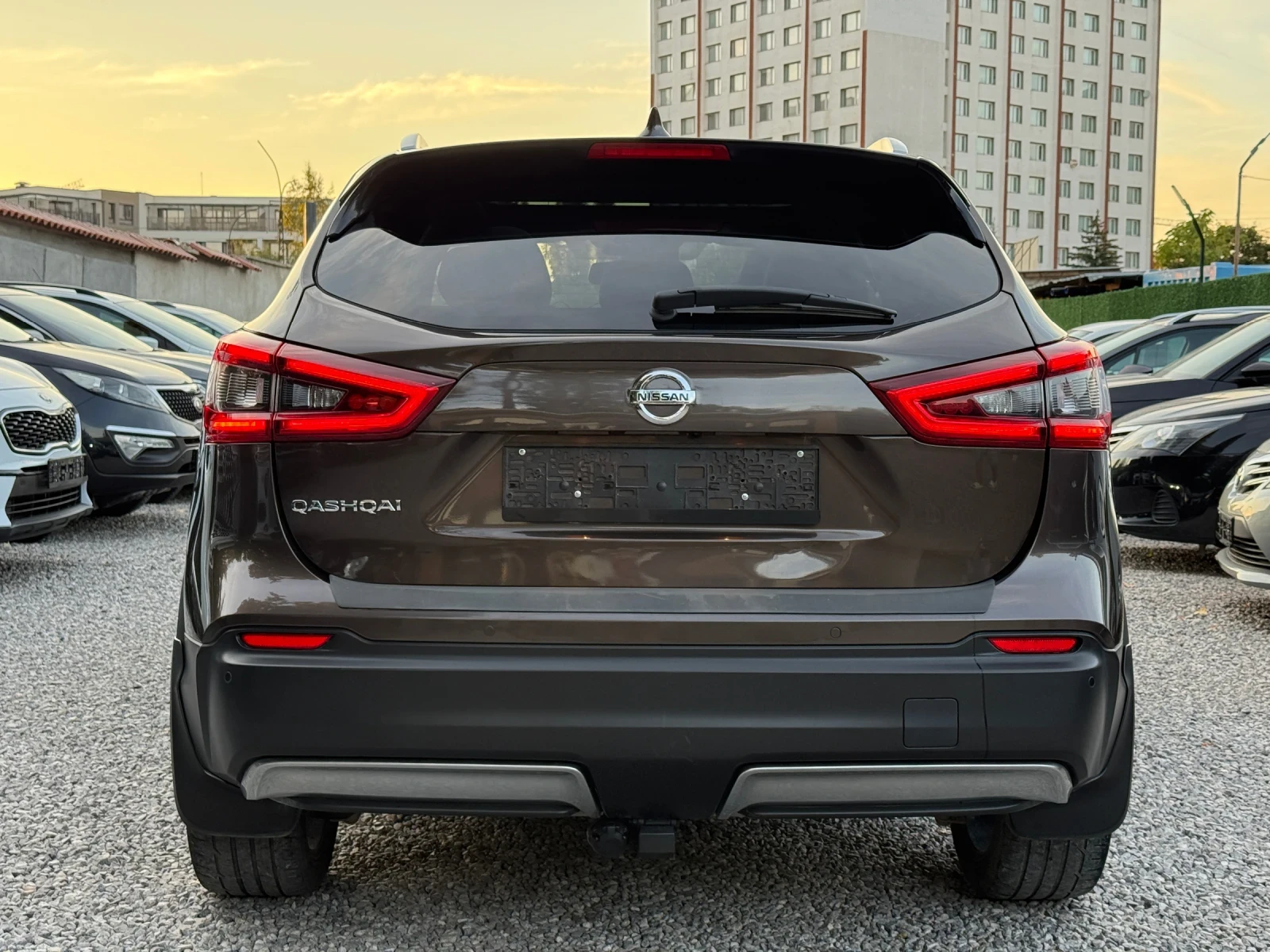 Nissan Qashqai 1.2i/Automatic/Tekna+ /Face/360 Камера/, снимка 6 - Автомобили и джипове - 53048062