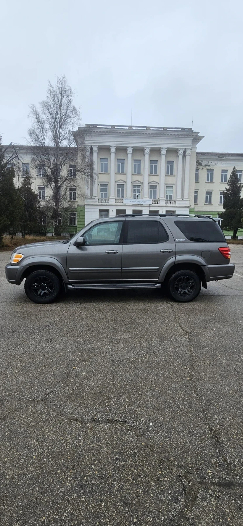 Toyota Sequoia  - изображение 3