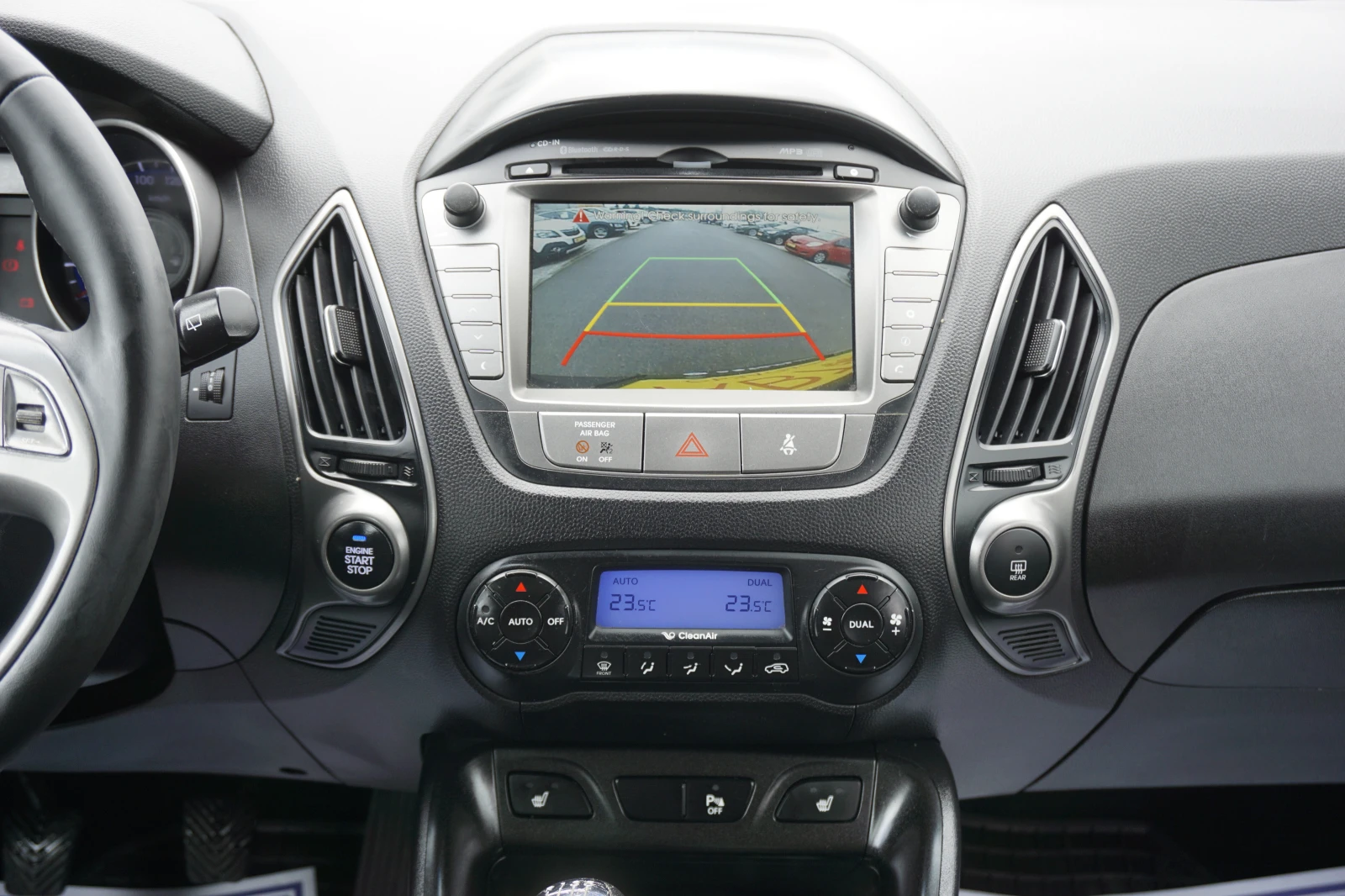 Hyundai IX35 1.7/Нави/Камера/Кожа/Обслужен/Сменени вериги, снимка 12 - Автомобили и джипове - 54003888